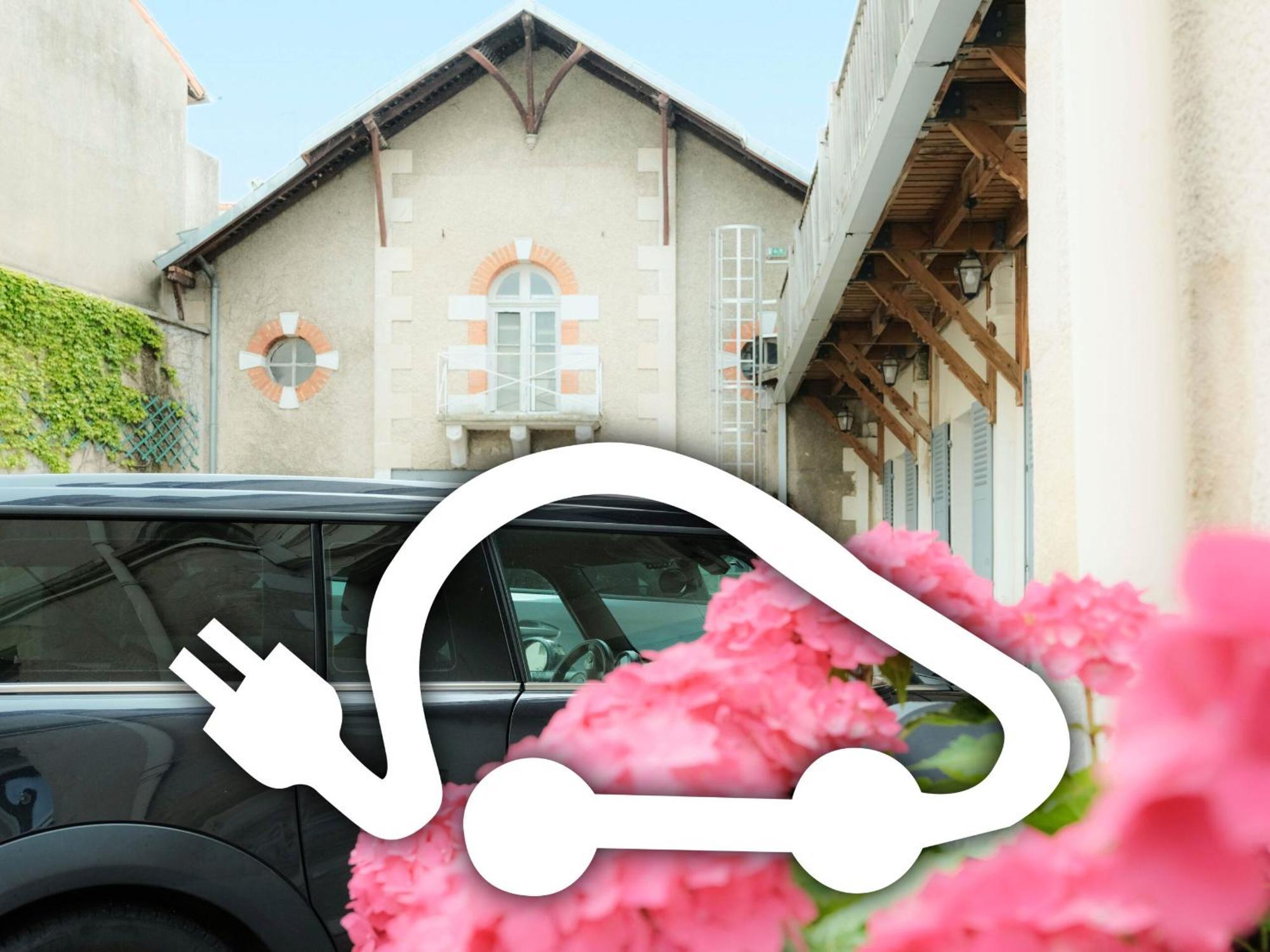 Logis Hotel De L'Europe Поатие Екстериор снимка
