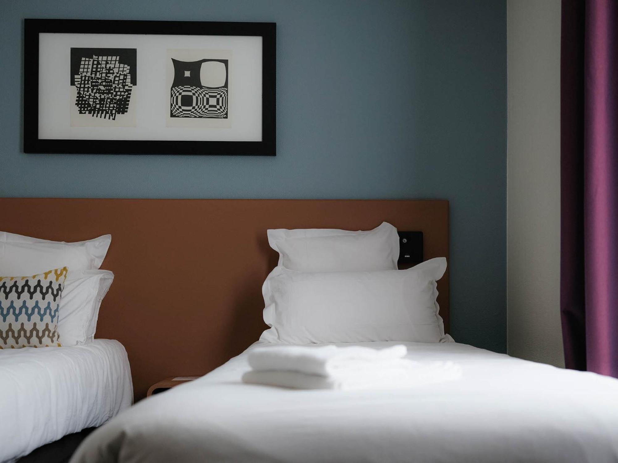 Logis Hotel De L'Europe Поатие Стая снимка