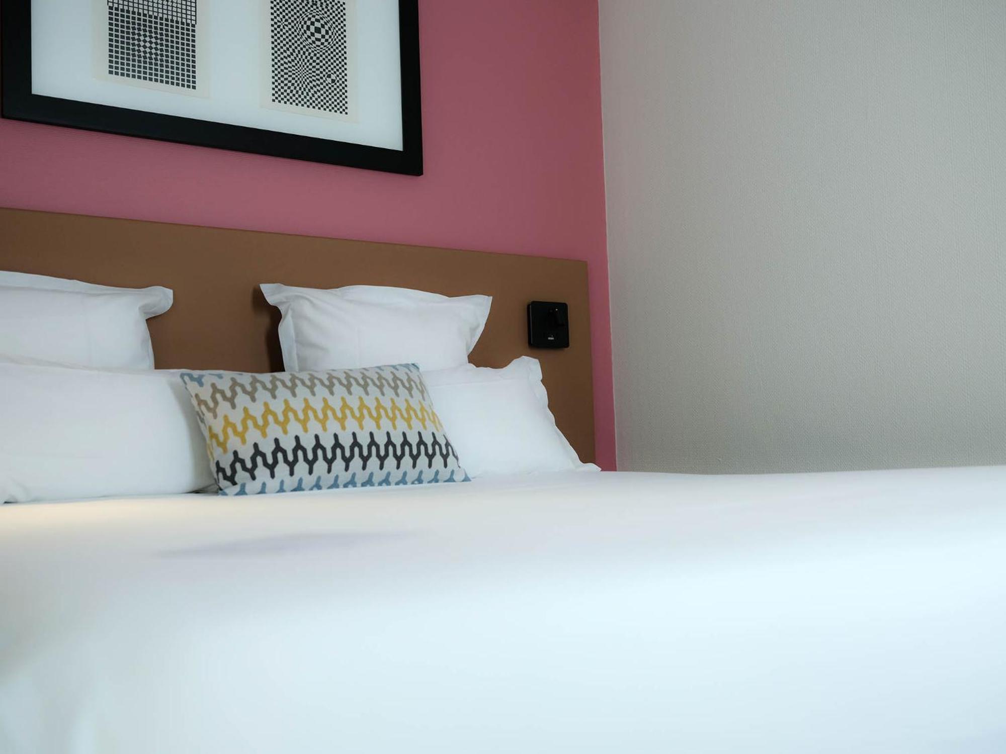 Logis Hotel De L'Europe Поатие Екстериор снимка
